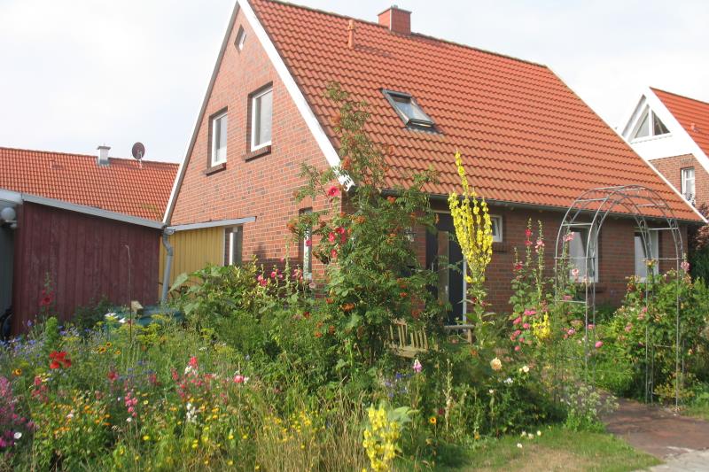 Spiekeroog Foto 1 Haus im Sommer