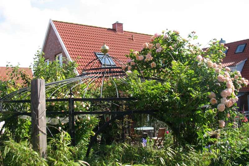 Spiekeroog Foto 2 Haus vom Garten gesehen