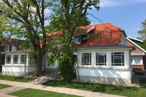 48+ elegant Bilder Haus Süderloog Spiekeroog / Ferienwohnung Us Spiekeroog Wohnung Braun 2 3 Suderloog : 1 bis 25 von 30 adressen zu süderloog in spiekeroog mit telefonnummer, öffnungszeiten und bewertung gefunden.