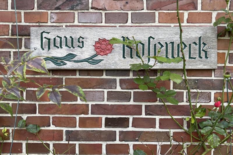 Spiekeroog Foto 1 Haus Roseneck Logo